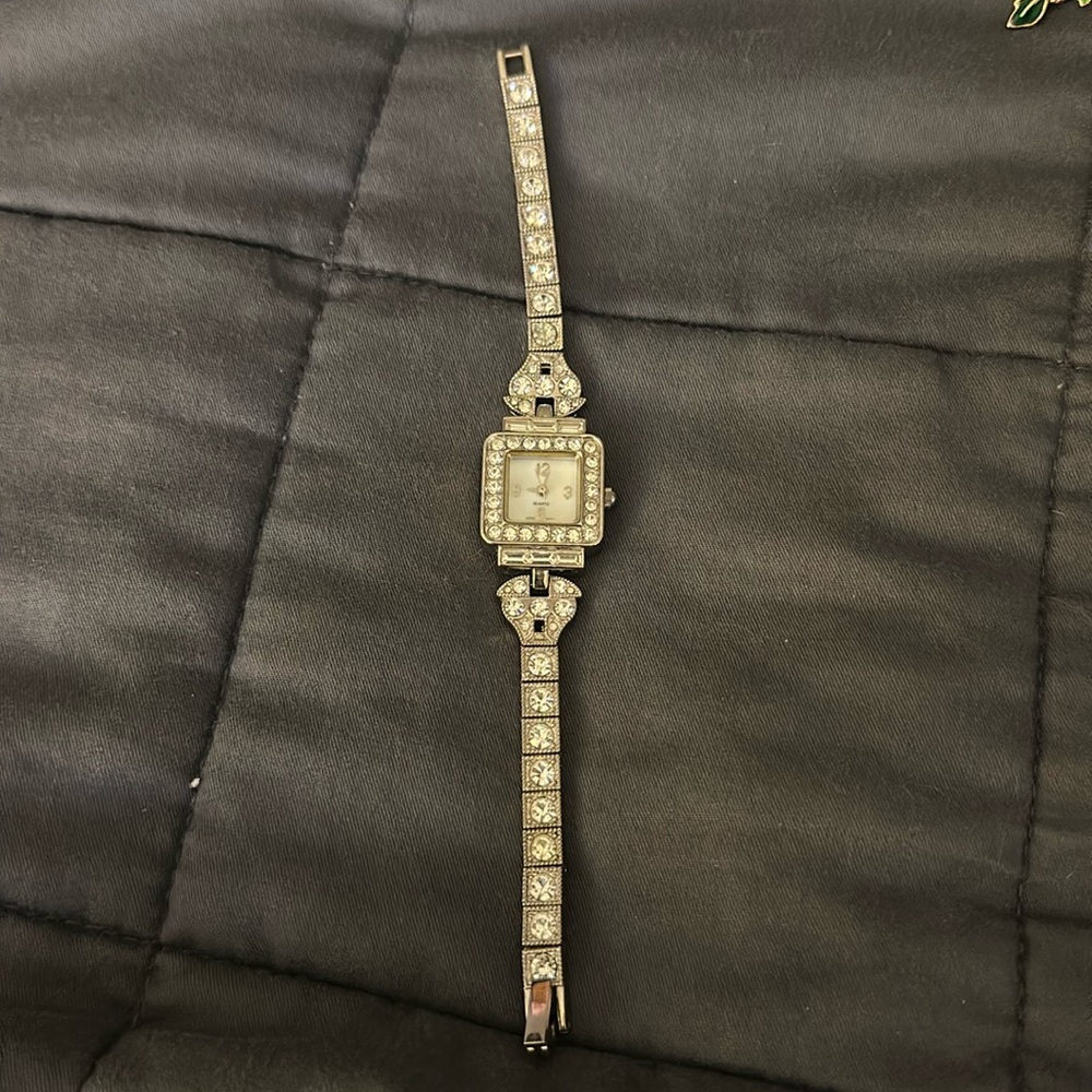 Quartz Rhinestone Square Jeweled Crown Women's Wristwatch Avon